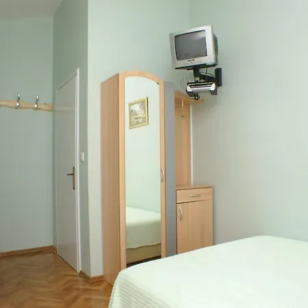 Studio 4172a Apartment *